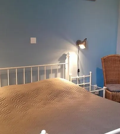 Sur La Bonnefooi Bed & Breakfast *