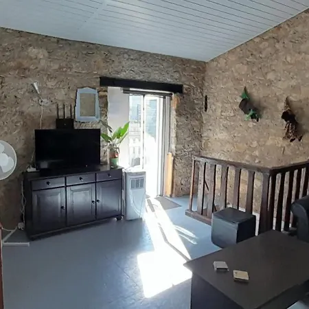 Sur La Bonnefooi 3* Prades-sur-Vernazobre