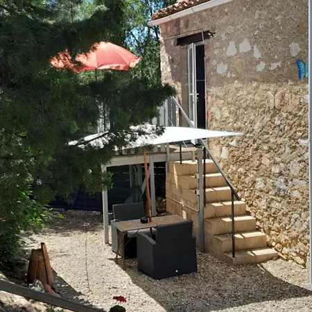 Sur La Bonnefooi Alojamento de Acomodação e Pequeno-almoço Prades-sur-Vernazobre