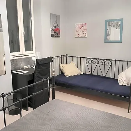 Sur La Bonnefooi Bed and Breakfast 3*